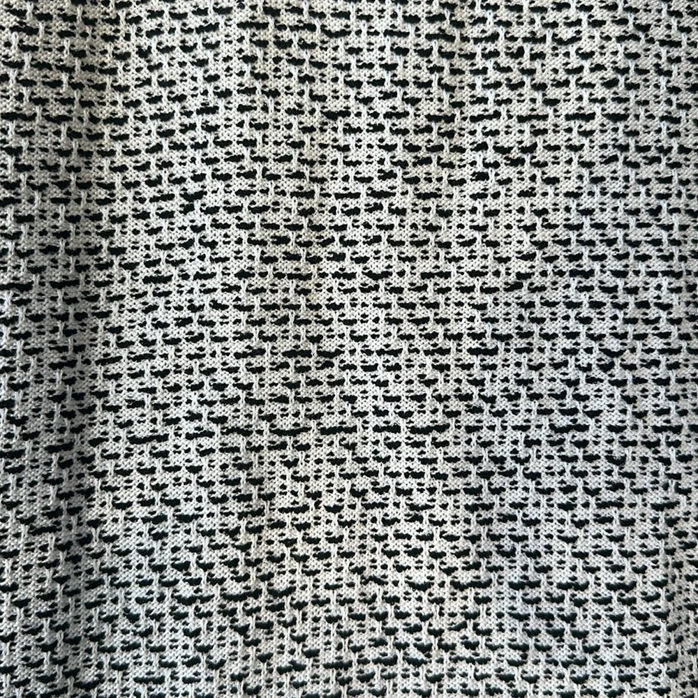 St. John Wool Blend Boucle Tweed Pencil Skirt in White/Black Size 6
